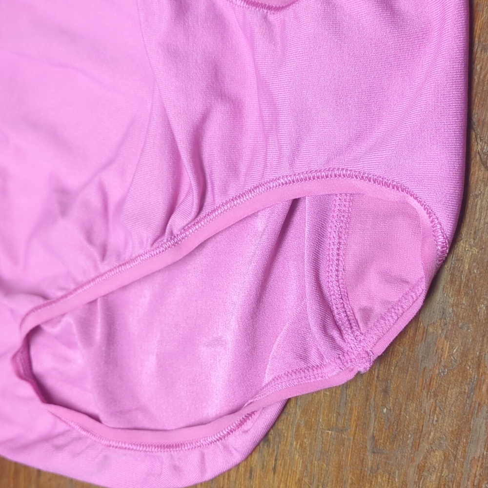 Vanity Fair High-Cut Seamless Panty Size 6 Medium - Pink, Style #13211, NWT - Picture 3 of 6